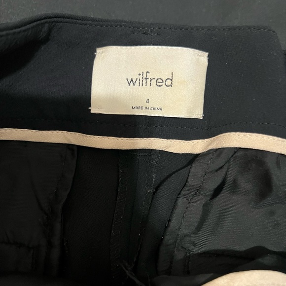 Straight black pants with tie - Picture 3 of 4